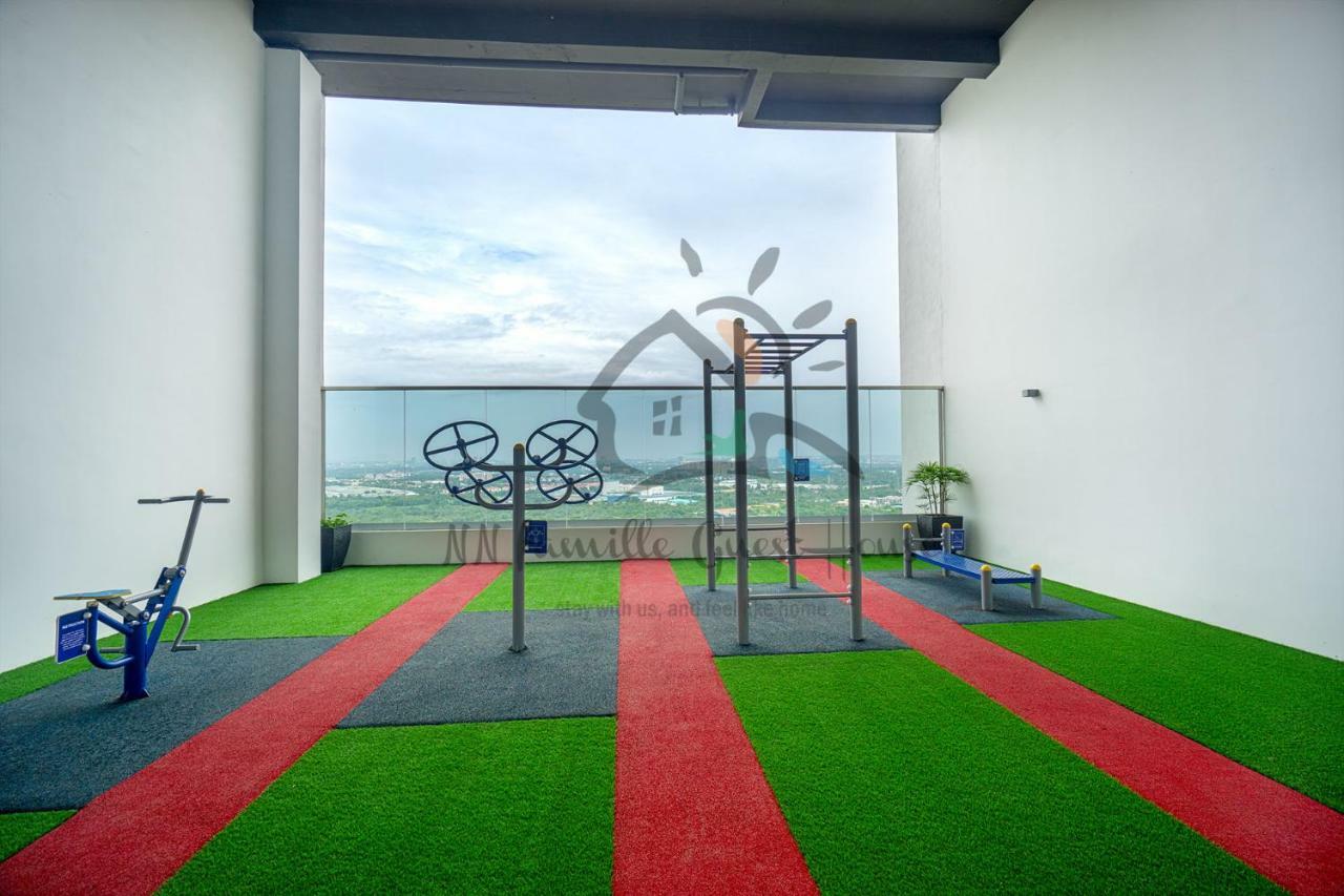 NN Famille Guest House Pasir Gudang Extérieur photo