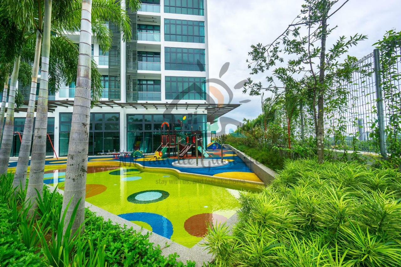 NN Famille Guest House Pasir Gudang Extérieur photo