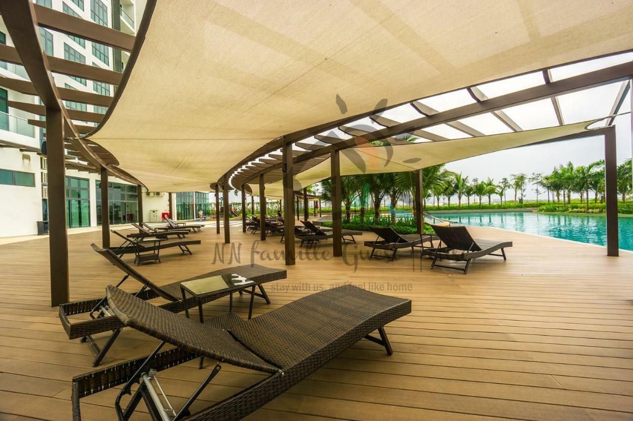 NN Famille Guest House Pasir Gudang Extérieur photo