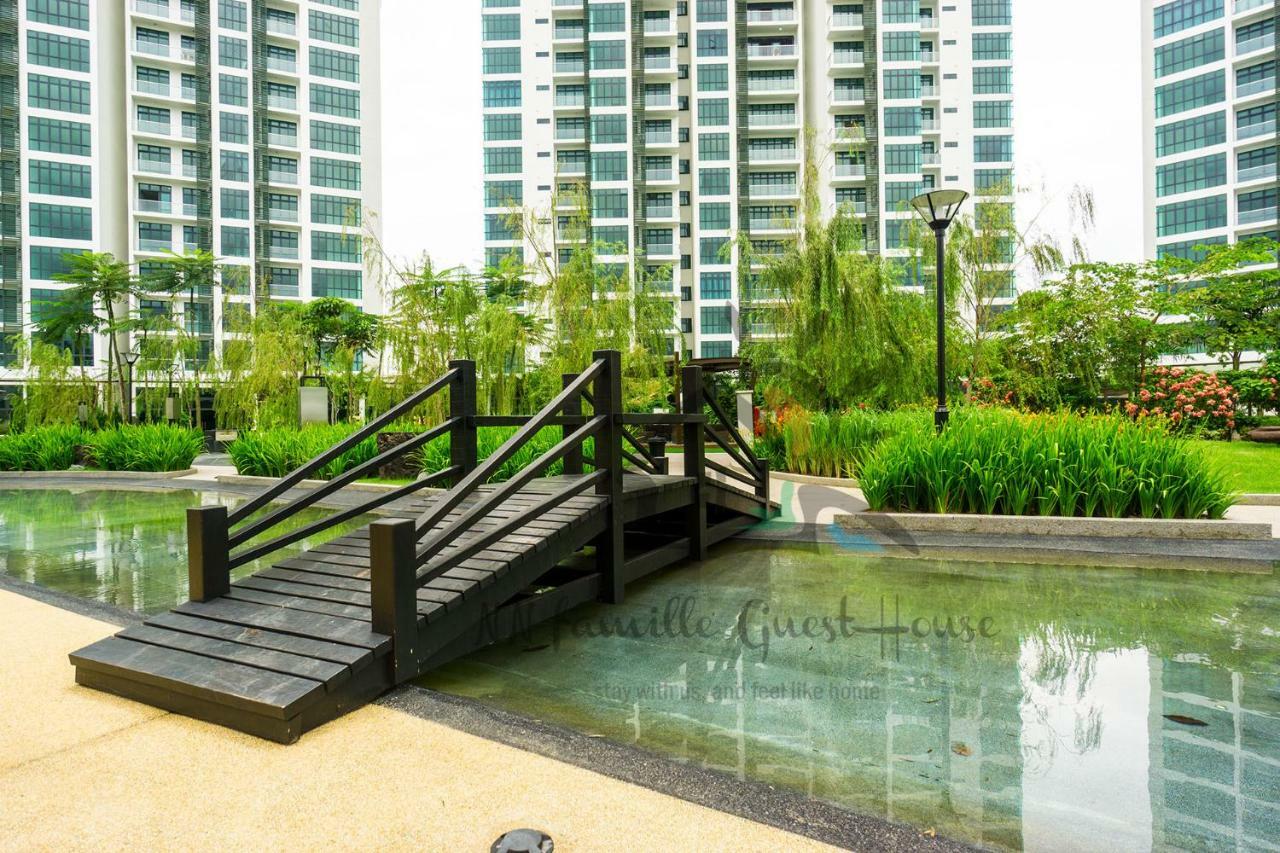 NN Famille Guest House Pasir Gudang Extérieur photo